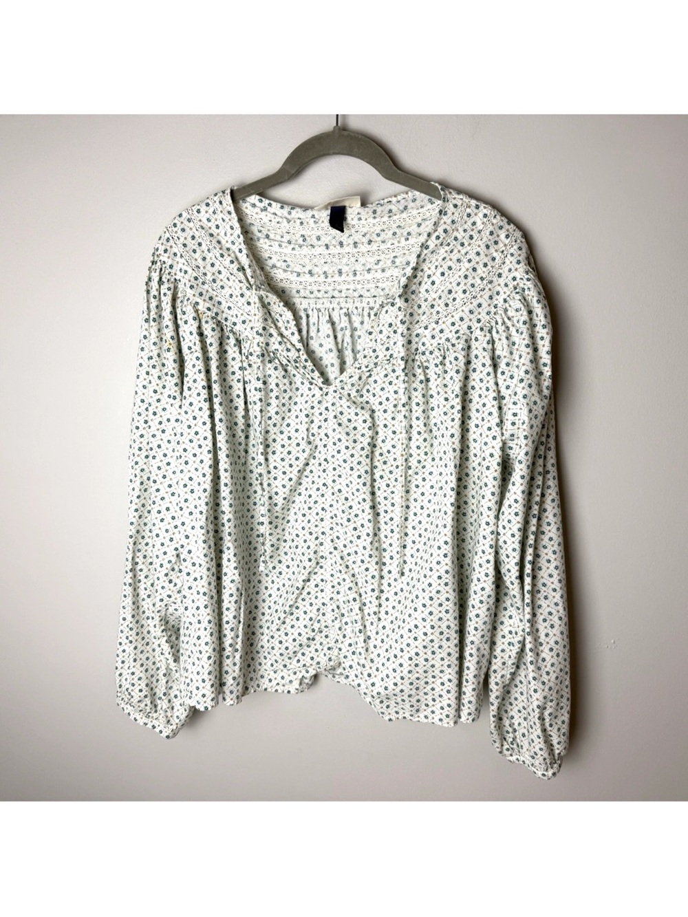 Universal Thread Blouse Sz Large Top Long Sleeves Tie Front Floral Cotton Blend